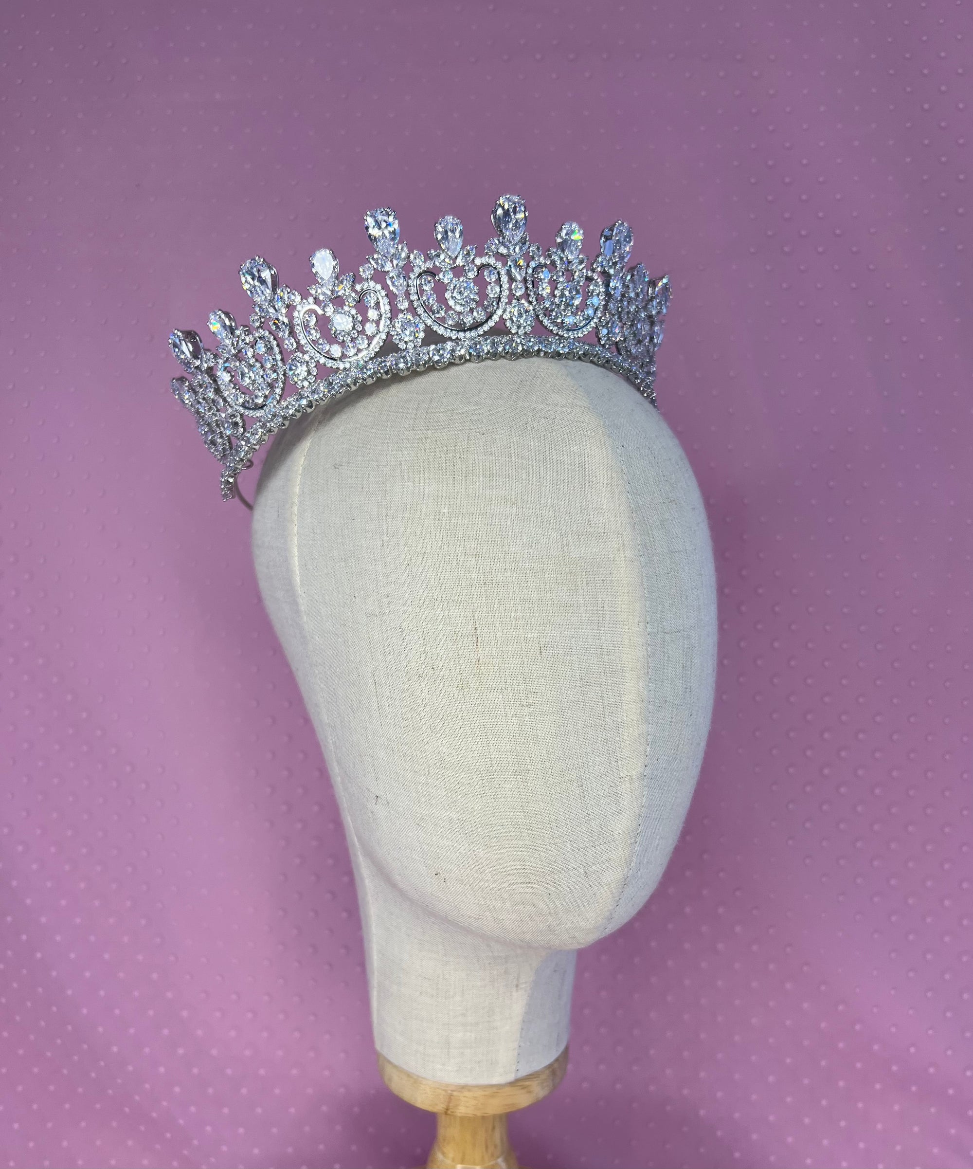 Adelva Tiara