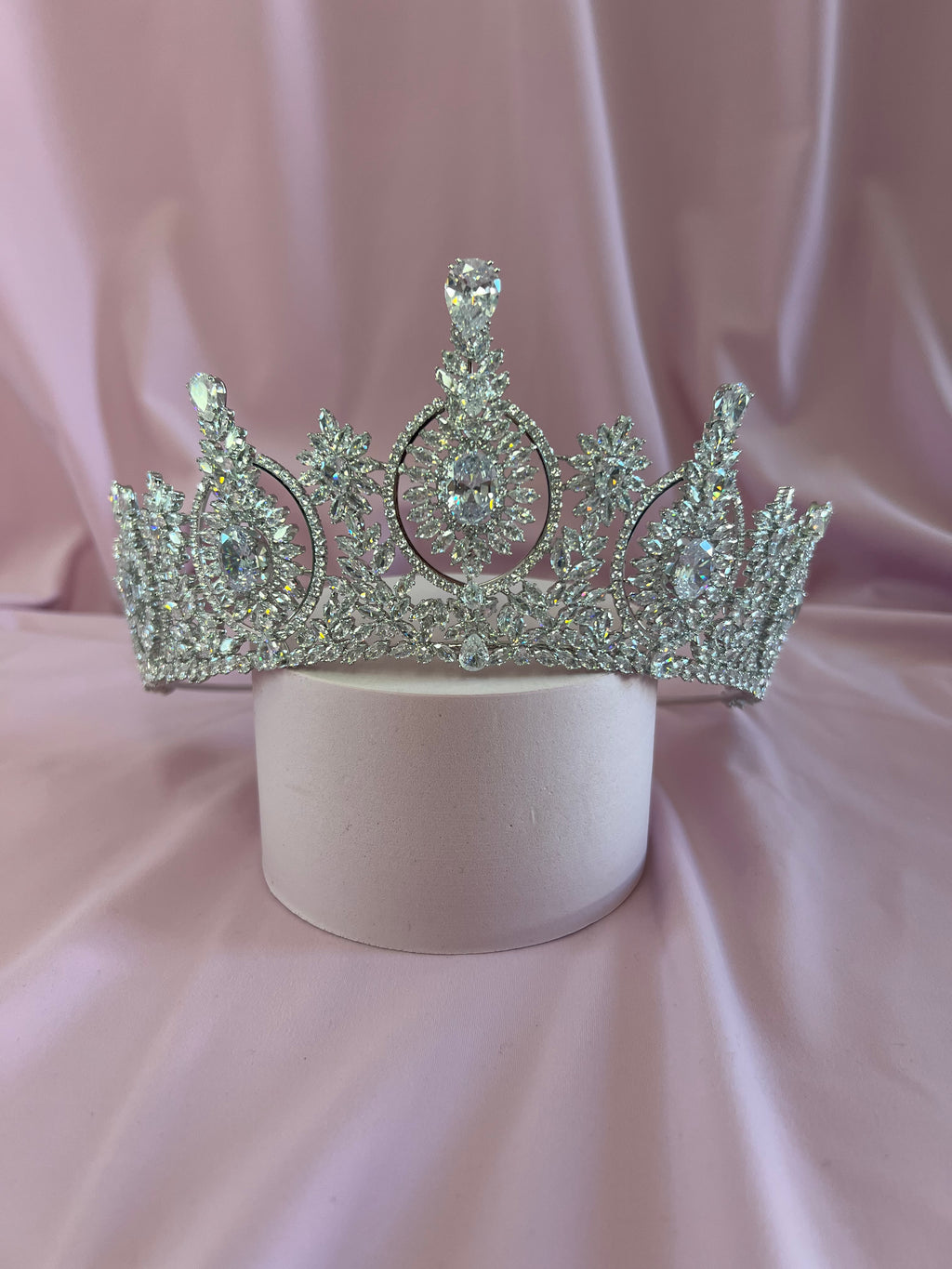 Adorina Tiara