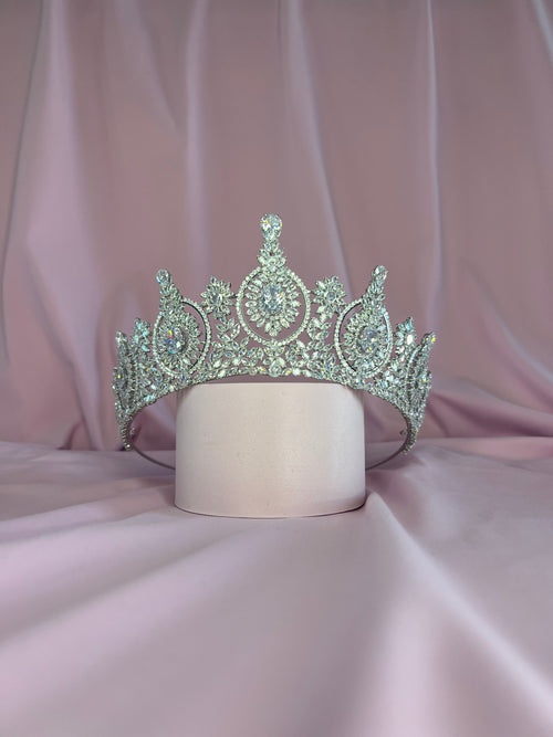 Adorina Tiara